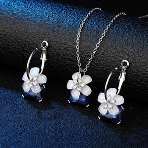 White Flower Necklace & Earrings