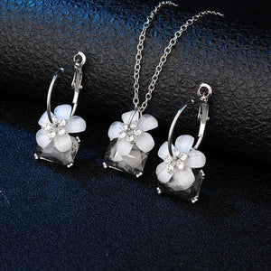 White Flower Necklace & Earrings