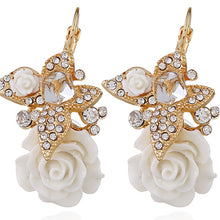 Load image into Gallery viewer, Butterfly &amp; Rose Earring